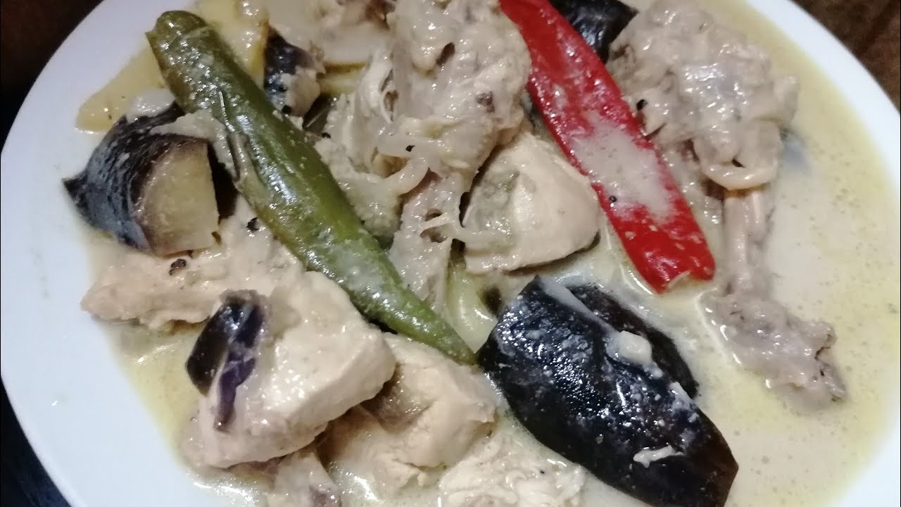 GINATAANG MANOK NA MAY TALONG(CHICKEN WITH COCONUT MILK AND EGGPLANT