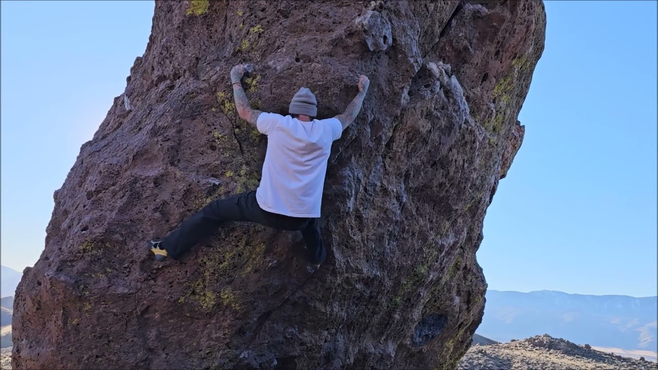 Washoe Valley Bouldering with my sister her boyfriend and my  Pixi