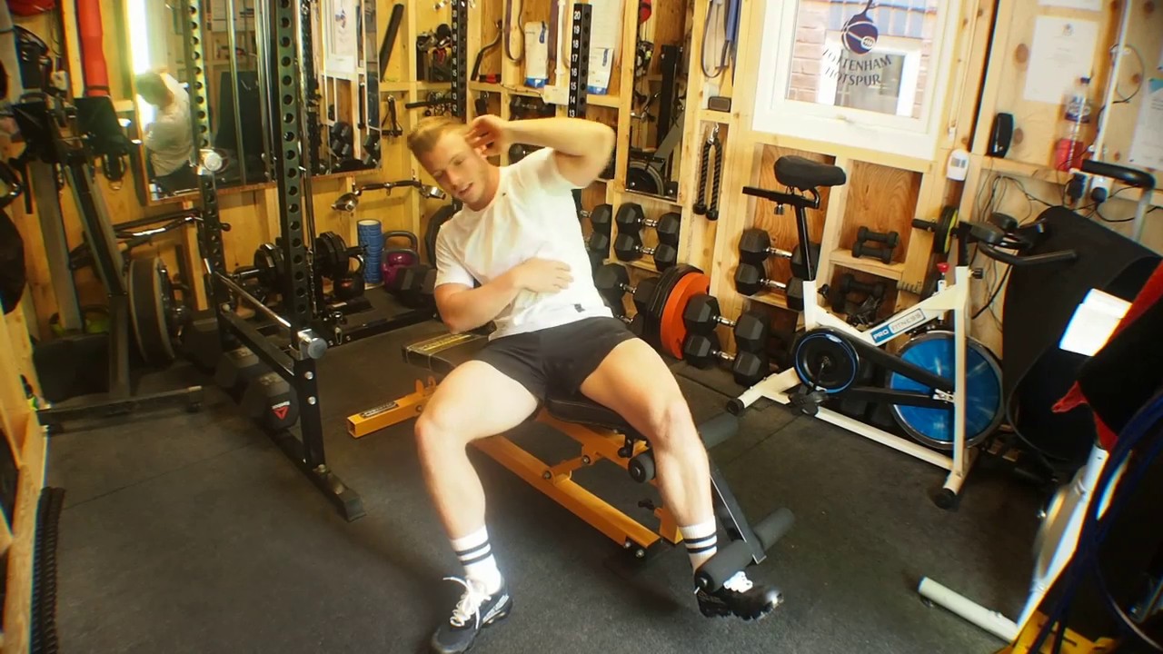 DECLINE BENCH OBLIQUE CRUNCH