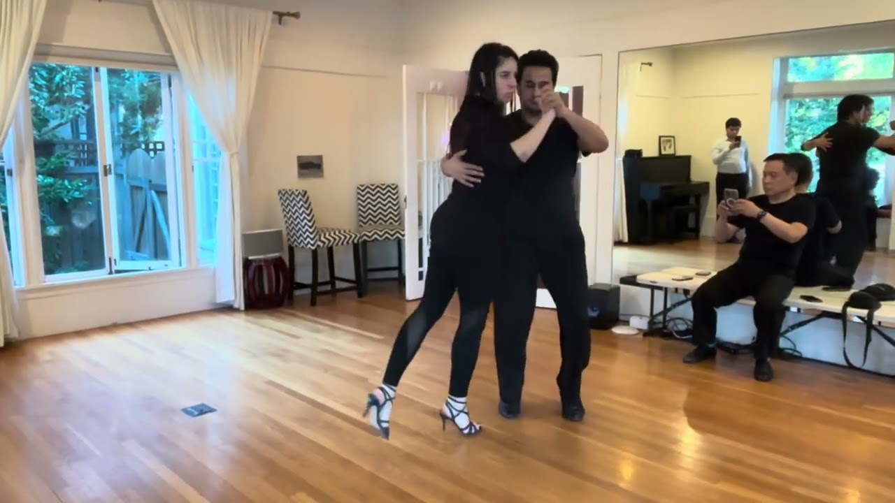 Cadena (chain) with Karn and Sara