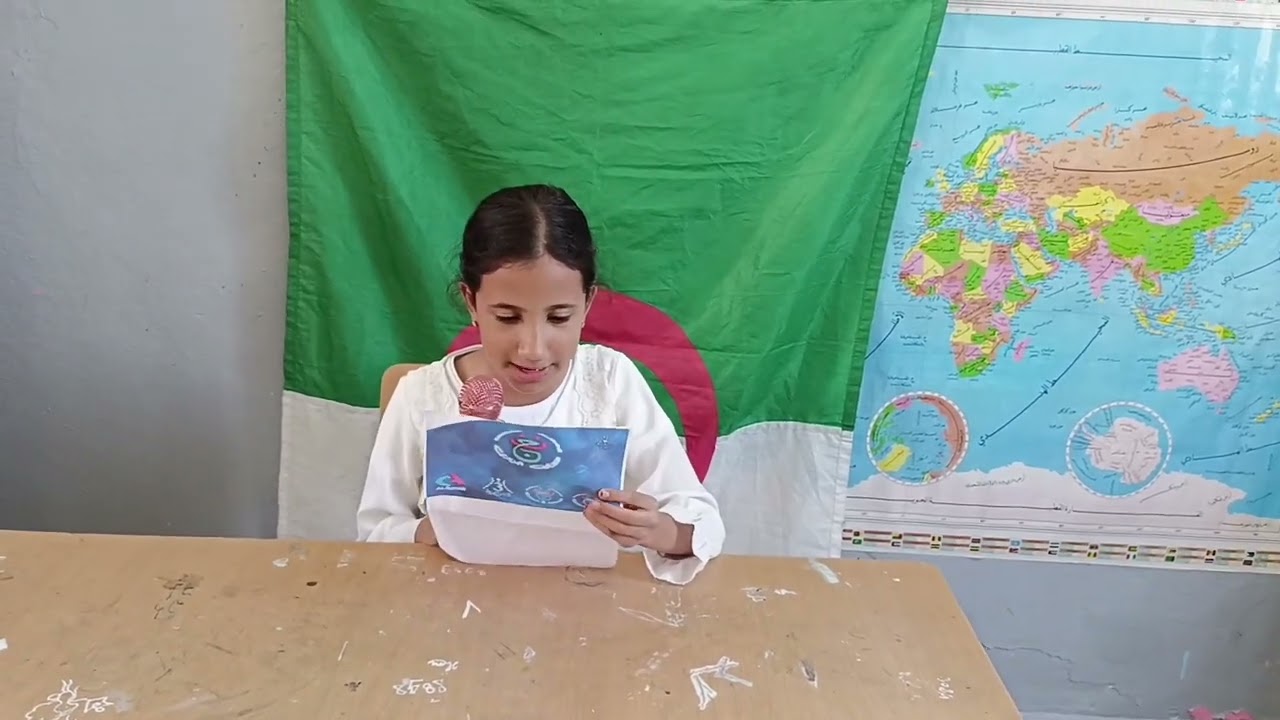 تمثيل العمل التلفزيوني والإذاعي مع تلاميذ السنة الخامسة . تجربة أولى