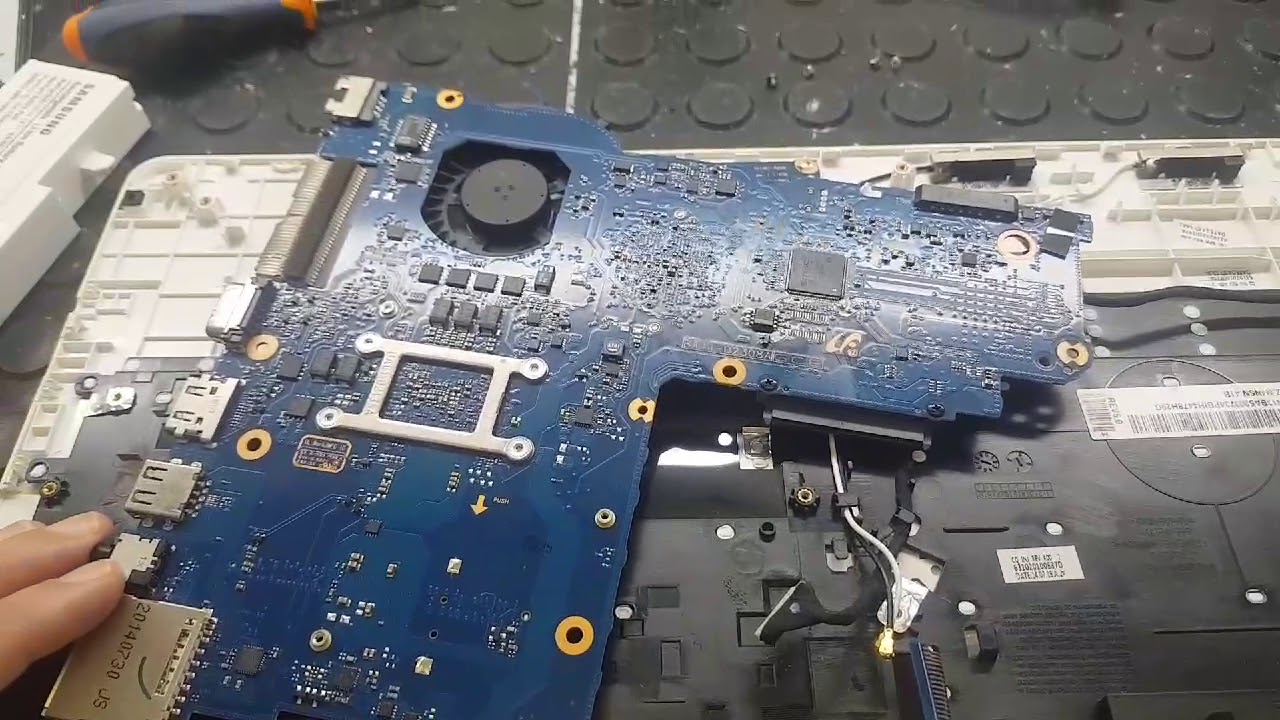Samsung np270 liga e não da imagem resolvido botaram maçarico na placa rs.