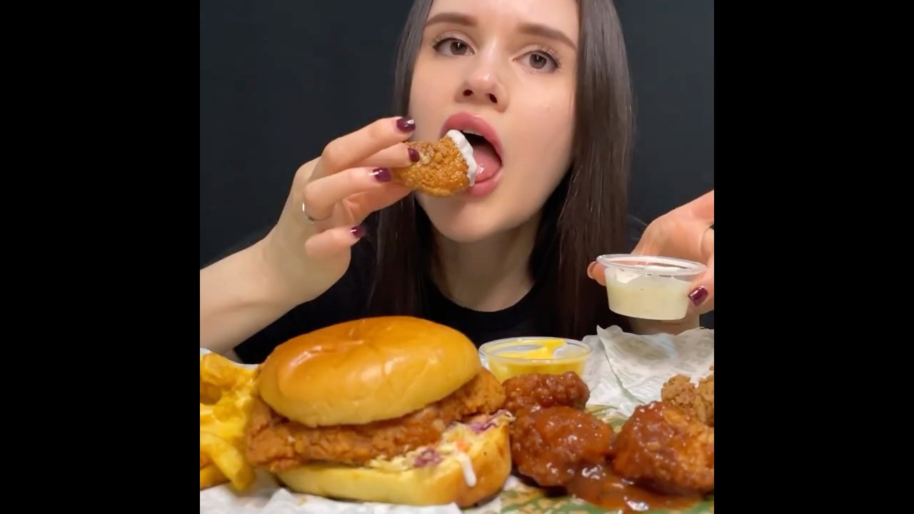WINGSTOP | ASMR MUKBANG | EATING CHICKEN BURGER, WINGS, CHEESE FRIES #asmr #mukbang #wingstop