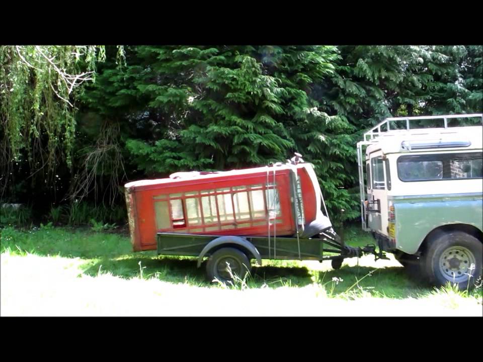 Moving a 3/4 ton K6 phone box with a 1972 V8 Series 2 Landrover