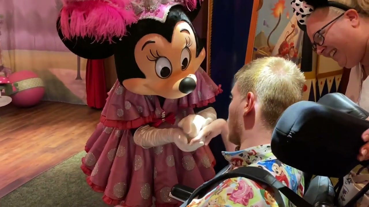 Sam meeting Goofy, Donald Duck, Daisy Duck, Minnie Mouse, & Peter Pan @ Magic Kingdom @onthatnote
