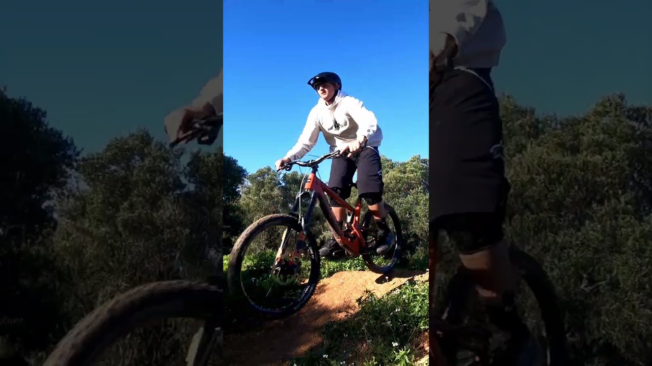 One Hand #mtb #enduromtb #downhillmtb #mtblife #onehand #nohand #tricks #freeridemtb #viralvideo