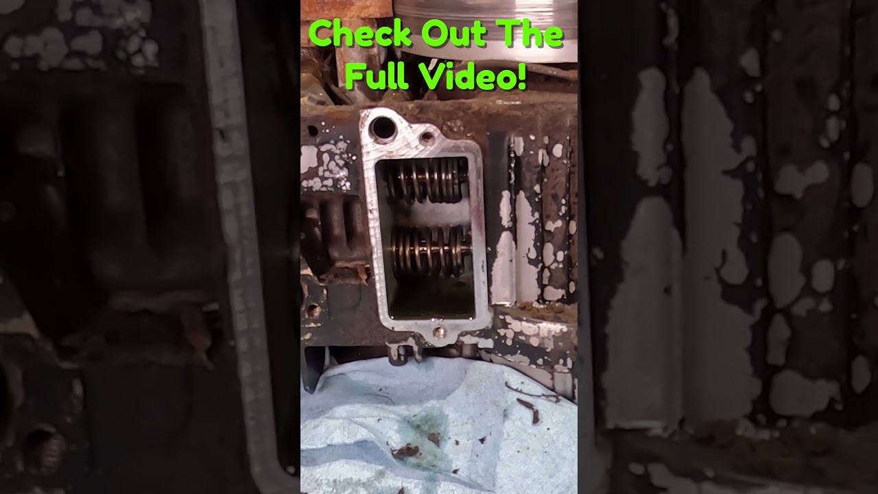 Checking The Valve Clearance On A Briggs & Stratton (L) Flat Head Engine #briggsandstratton #valve
