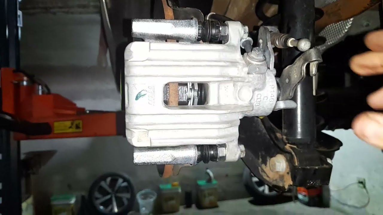 Ajuste do freio de mão na pinça traseira linha VW