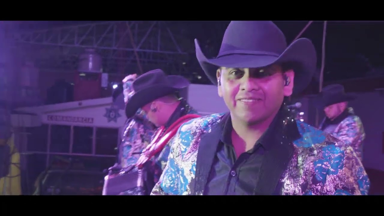 LEGION DEL NORTE - A LA ANTIGÜITA / TONTO MI CORAZON (EN VIVO DESDE PUEBLA)