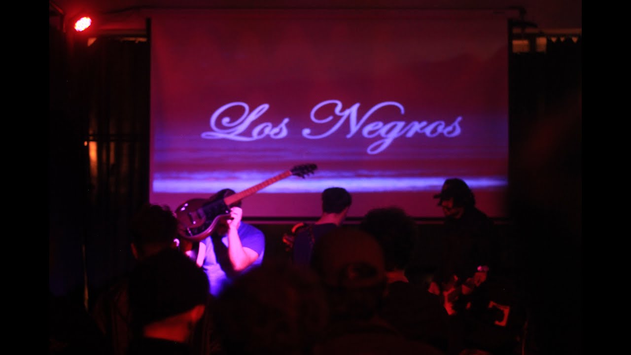 LOS NEGROS en vivo en Ufo Fest - 01 - Antes de despertar