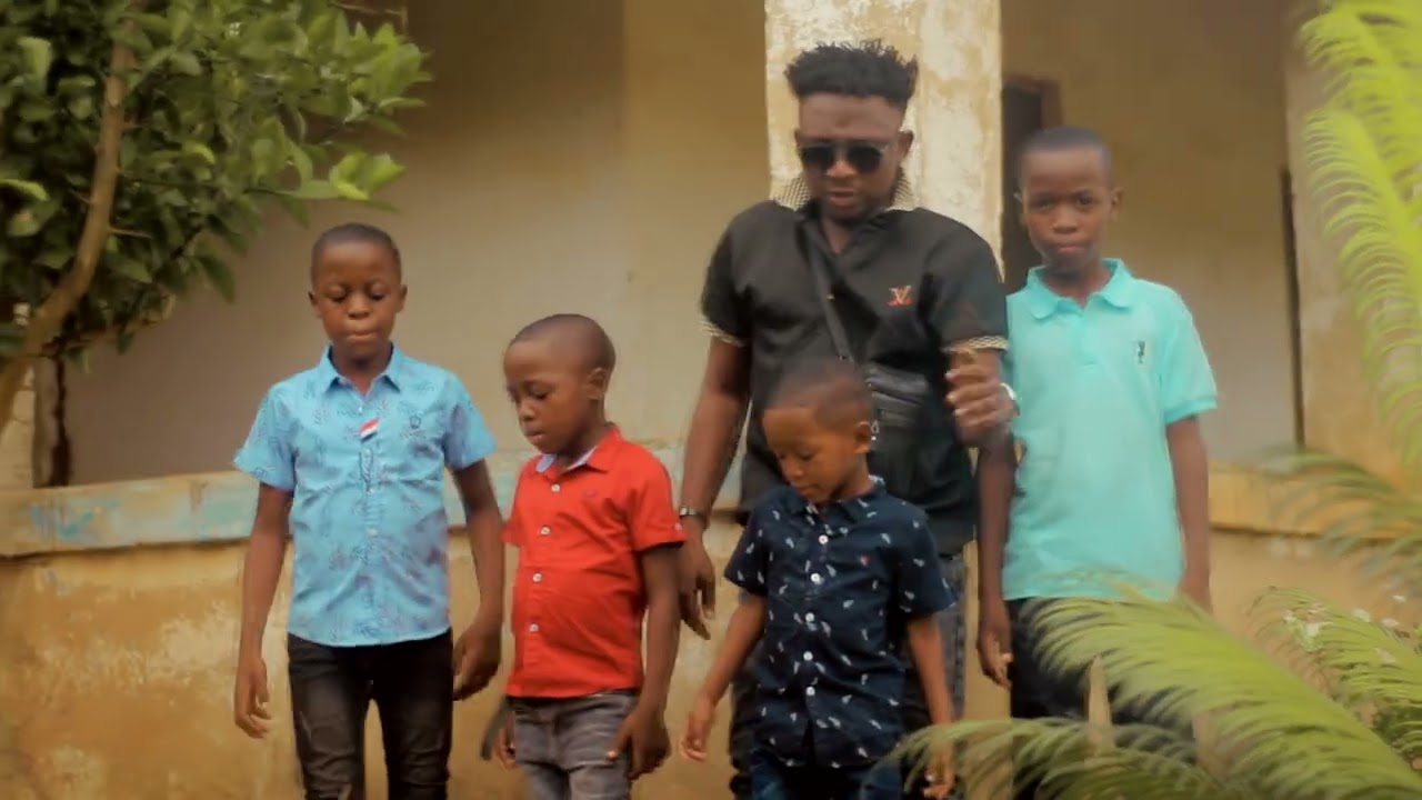 Família Fui  Ekoma Família manuel( Rei Amo) Vídeo Oficial by Lequi Maker