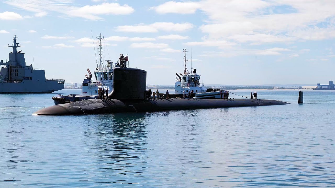 USS Minnesota Arrives At RANB Stirling