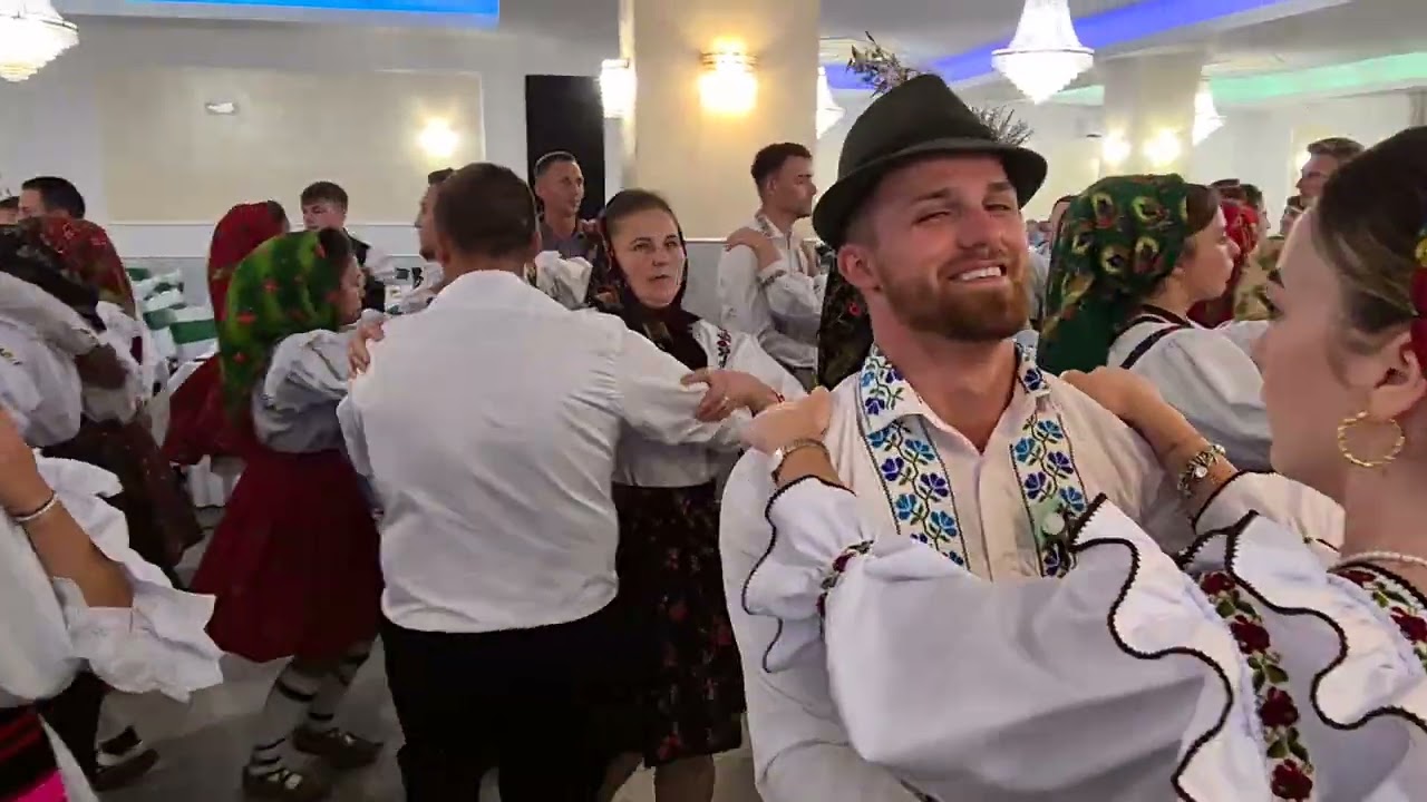 Nuntă Tradiționale Poienile De Sub Munte Uloha