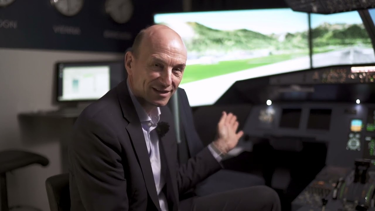 Personalauswahl am Flugsimulator - Wen hole ich an Bord?