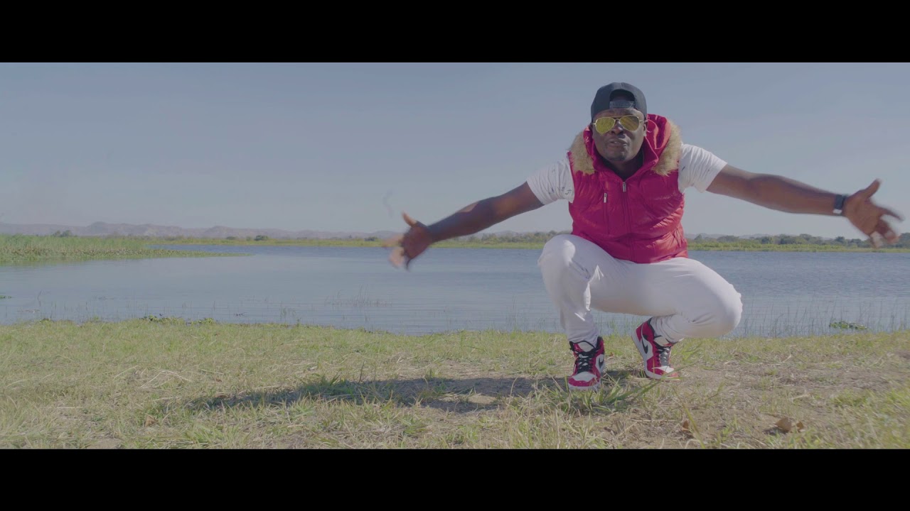 Alpha Romeo ft Daxon - Siningabweze