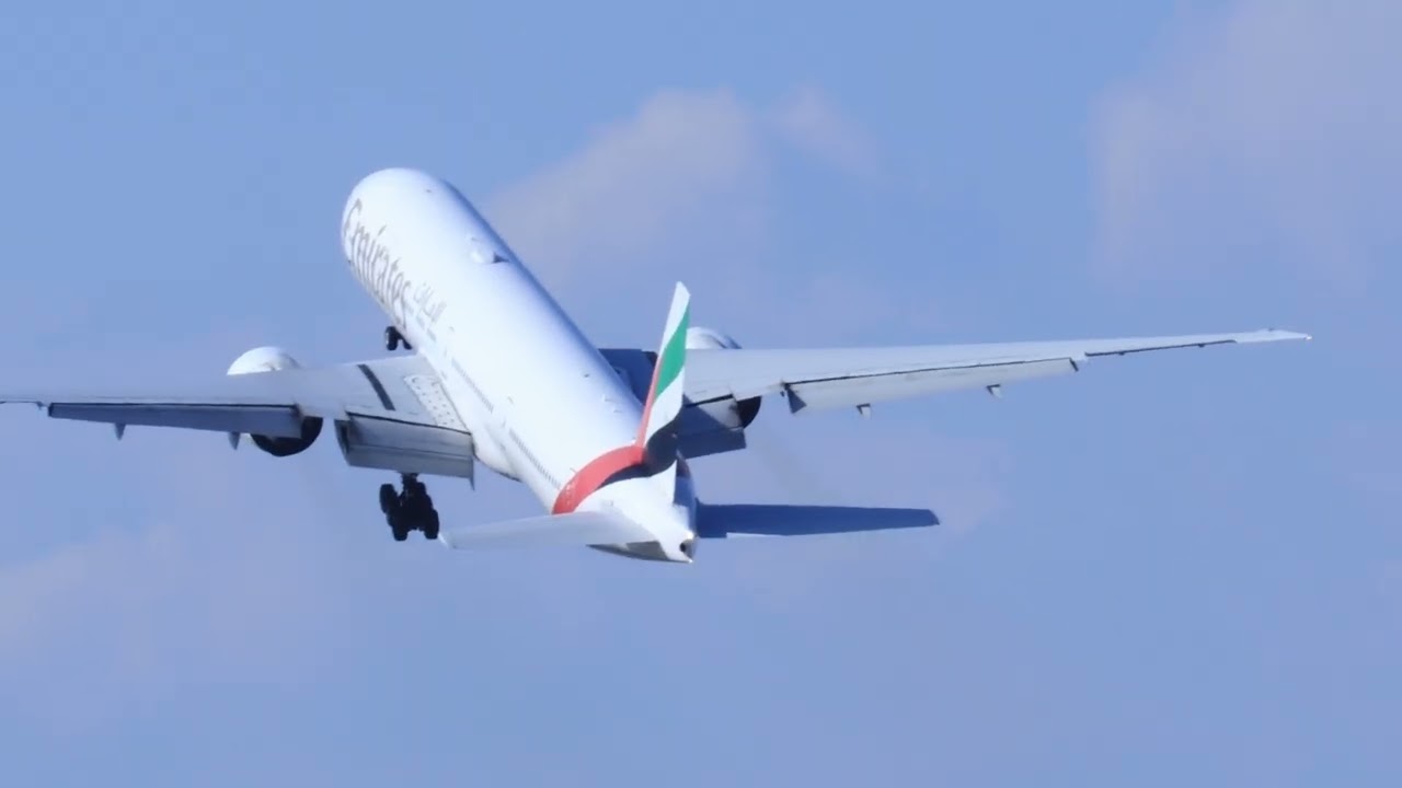 [4K]Beijing Capital International Airport in strong wind