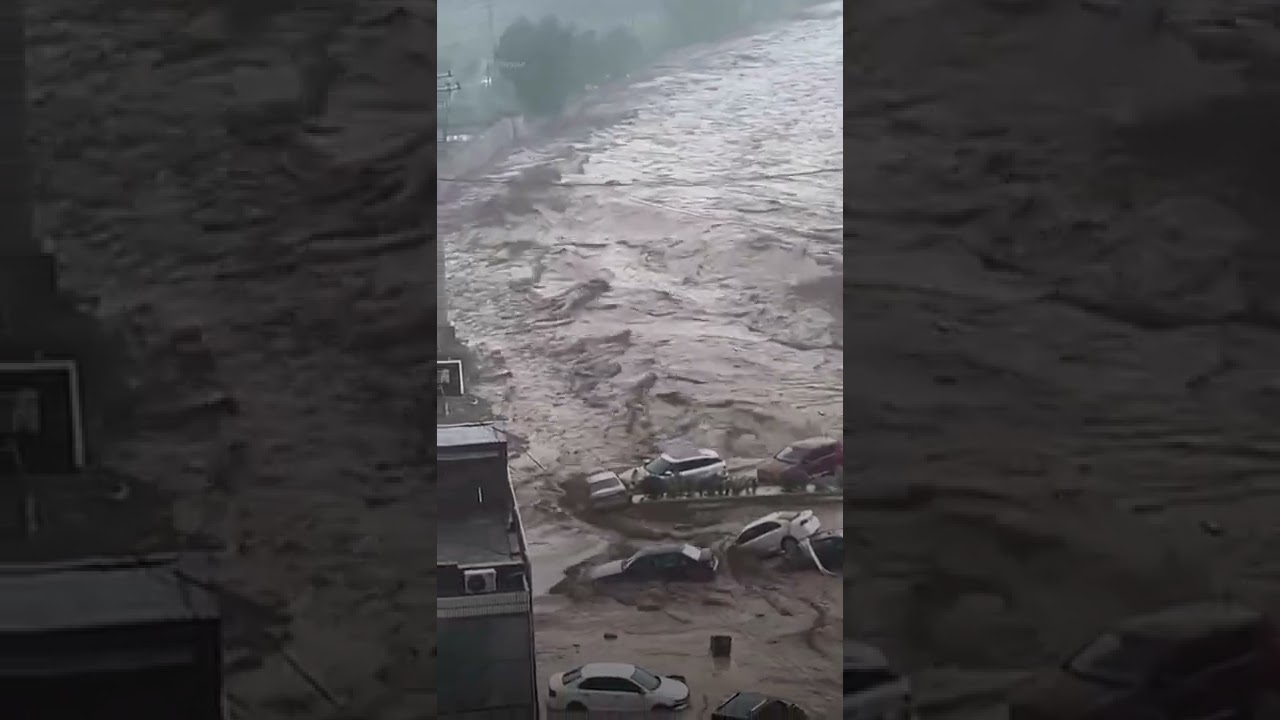 Severe flash floods sweep through city, leaving trail of damage in Shanxi, China