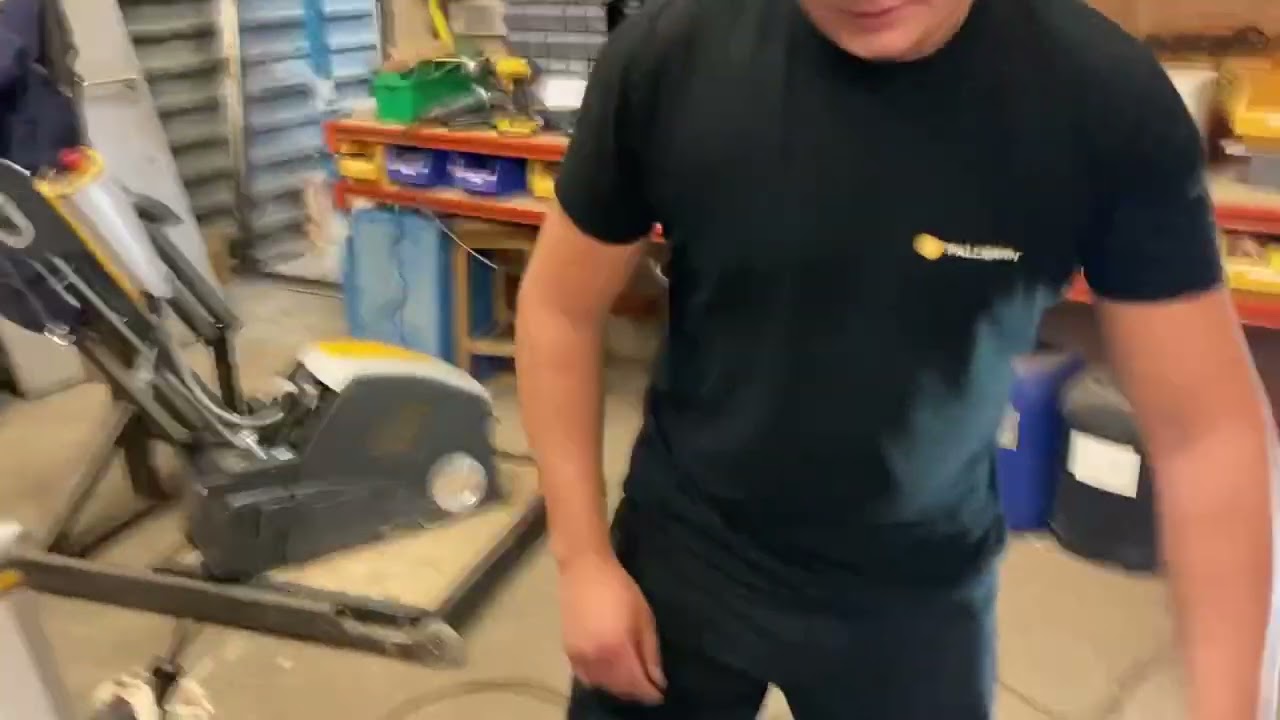 How to adjust the top roller on your Pallmann Cobra belt sander