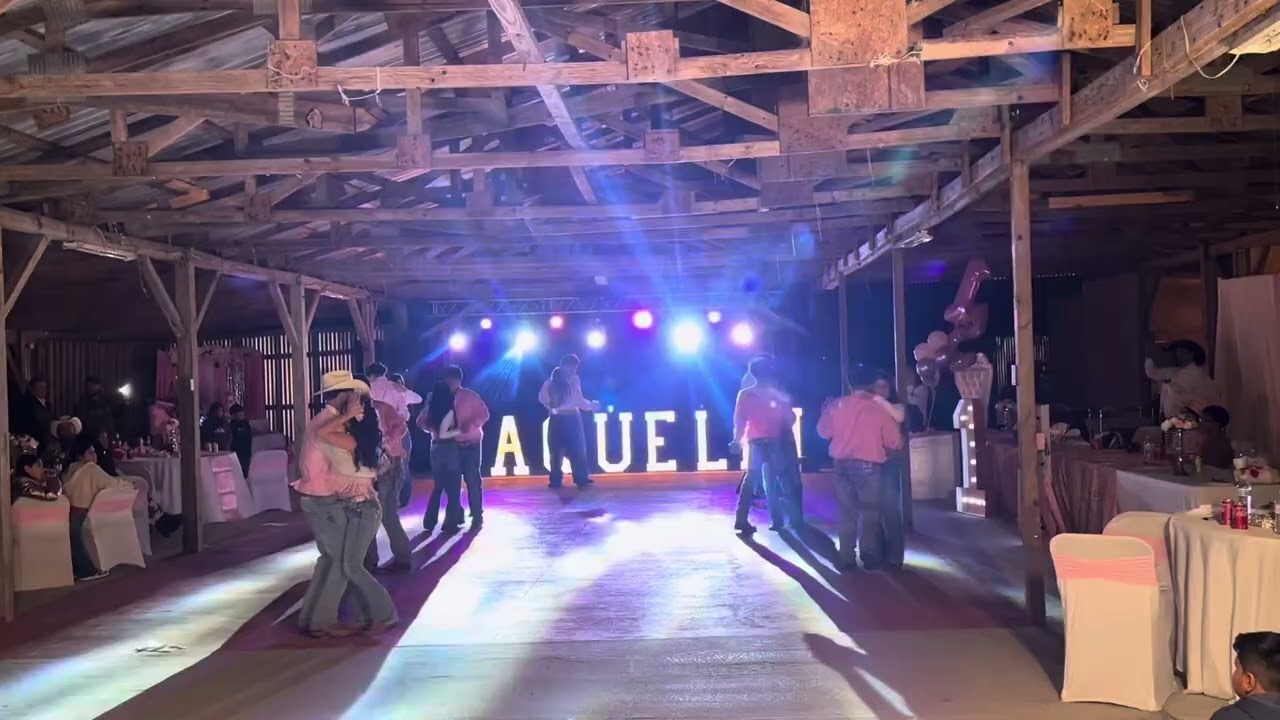 Yaquelin xv entrance and baile sopresa