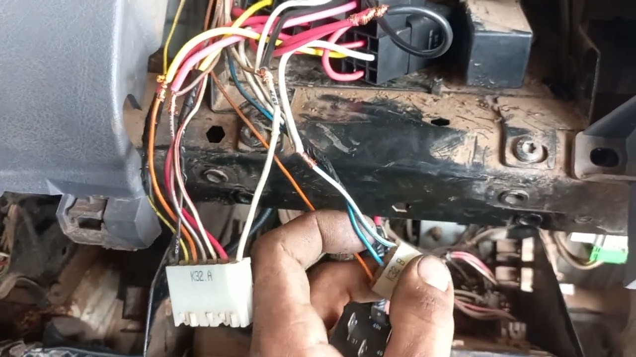 DEFEITO NA SETA DO VOLVO VM 260 ANO 2008.