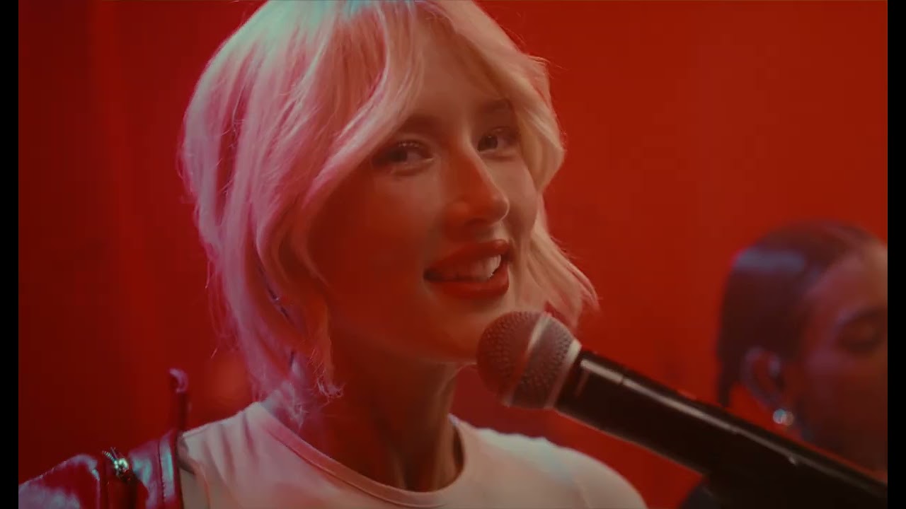 Vesta Lugg, Aura BAE  - Violeta (MUY MUCHO Live Session)
