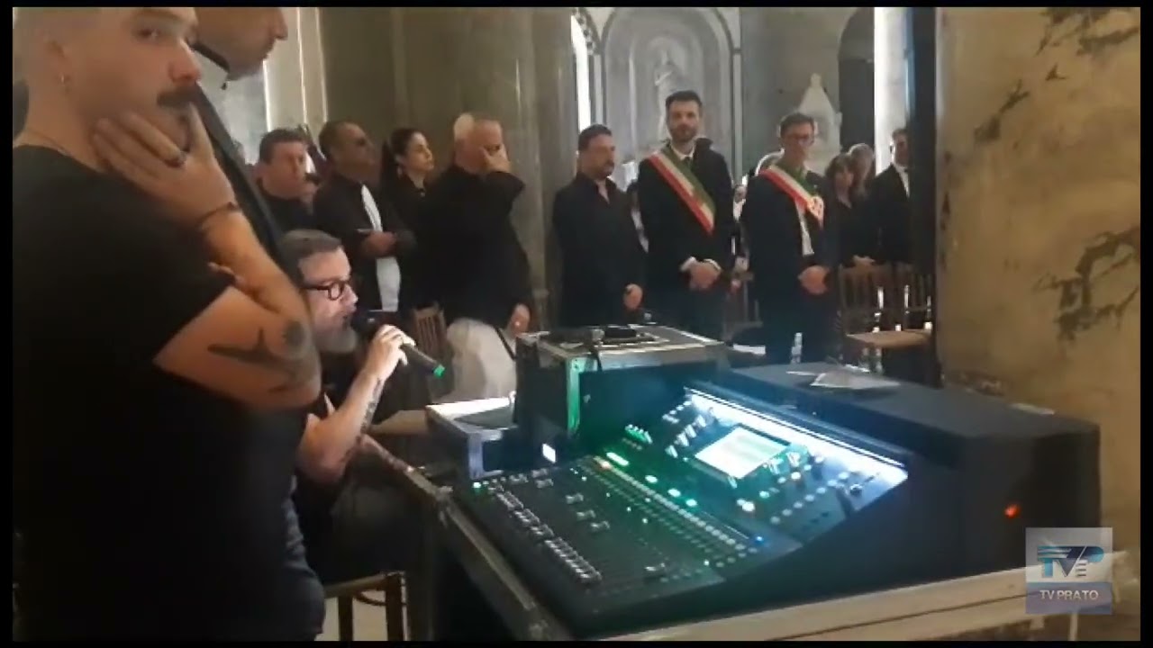 Addio a Francesco Nuti, il toccante omaggio di Marco Masini che canta 