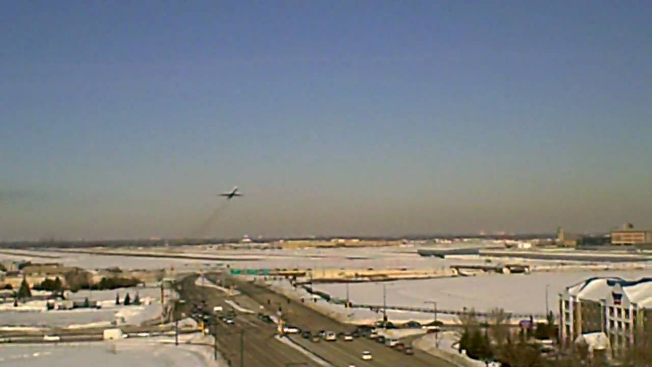 Delta DC-9 Departing Minneapolis