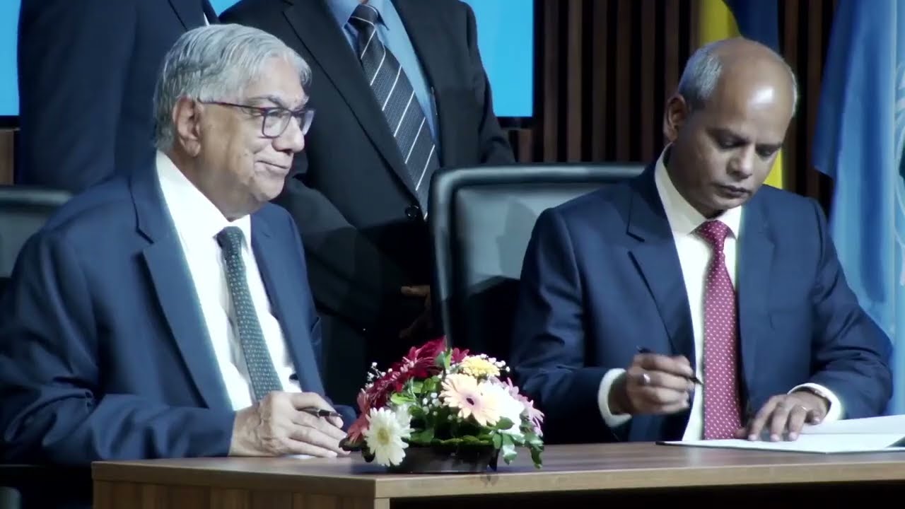 Signing of Agreement between the Mauritius Revenue Authority and the Mauritius Duty Free Paradise.