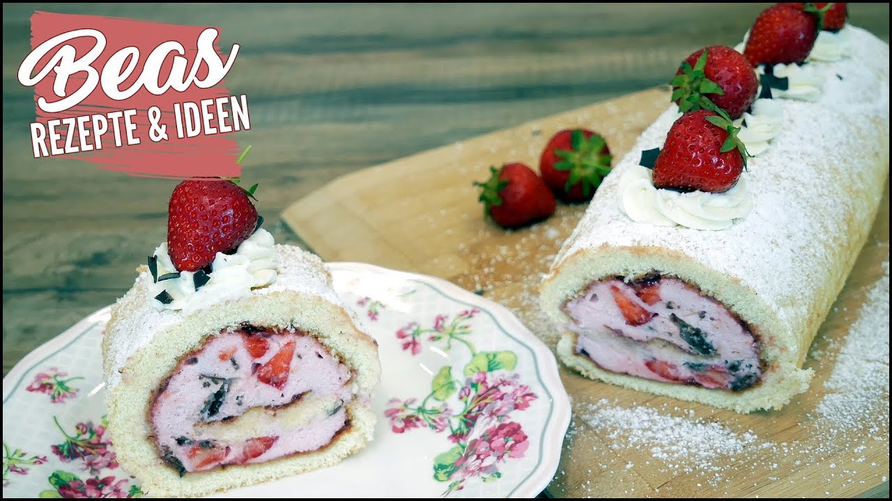 Biskuitrolle mit Erdbeerfüllung - Leicht und fruchtige Erdbeerroulade