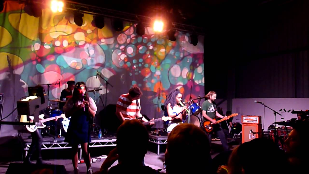 THE GO! TEAM - Get it together (Live @Indietracks) (26-7-2015)