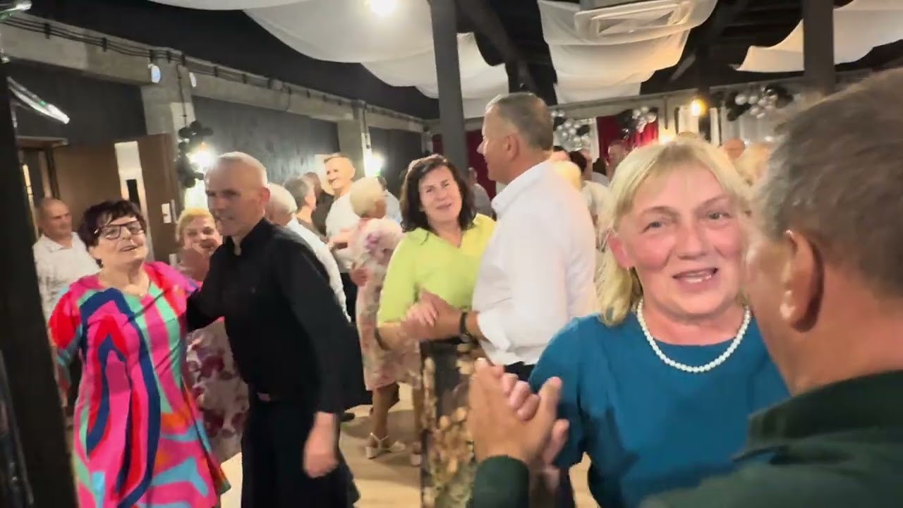 Świetny kawałek z wesołymi przyśpiewkami od kapeli dla gości na zabawie w Taczowie 25 10 2025r 