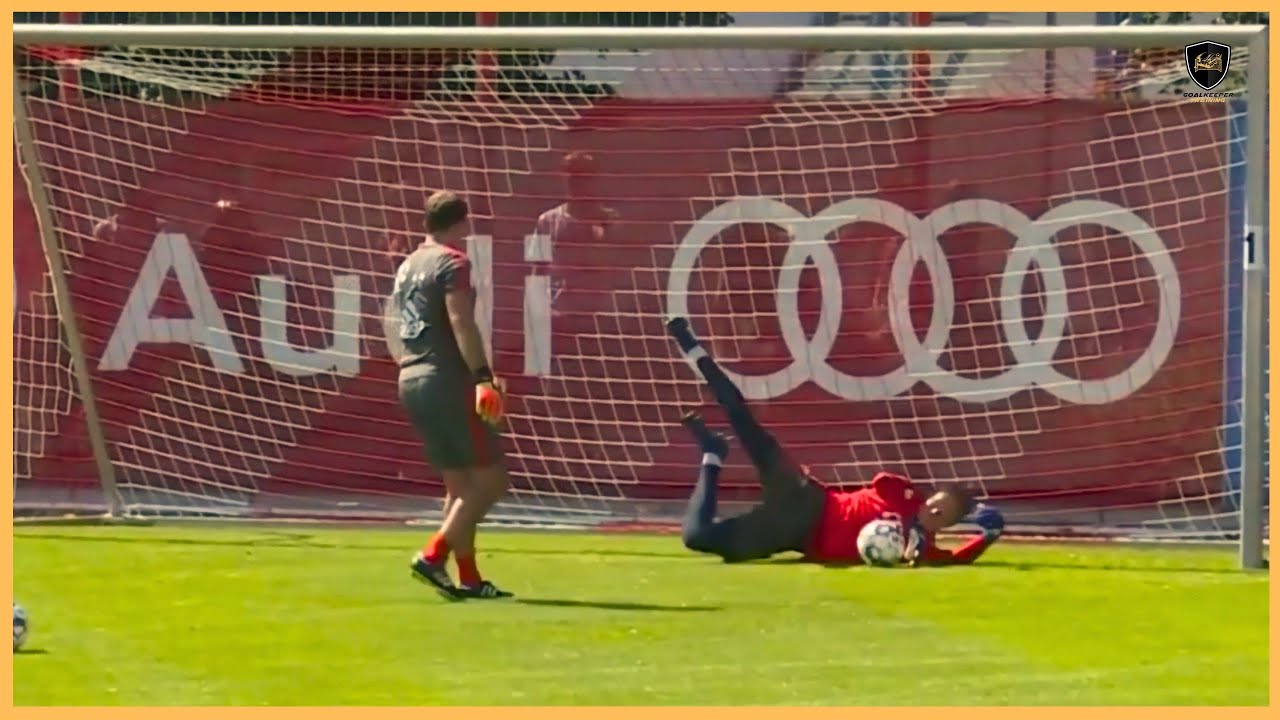 Bayern Munich - Goalkeeper Training