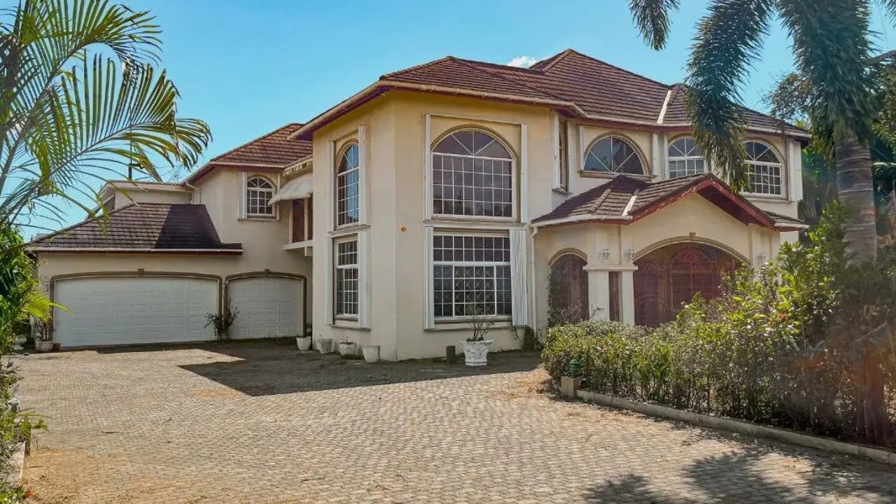 Elegantly Designed 5 Bedroom 6 Bathroom House for sale at Clarendon Park, Clarendon, Jamaica