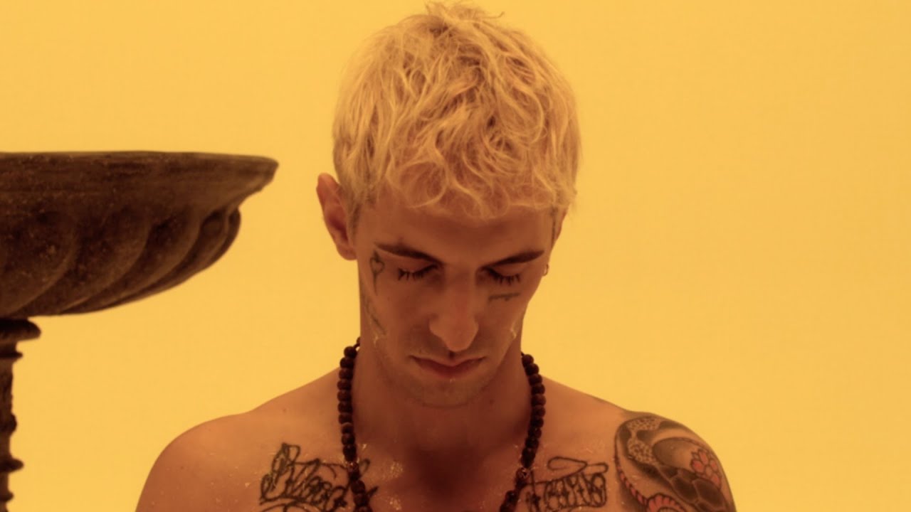 Achille Lauro - DOMENICA (Official Visual Art Video) [Sanremo 2022]
