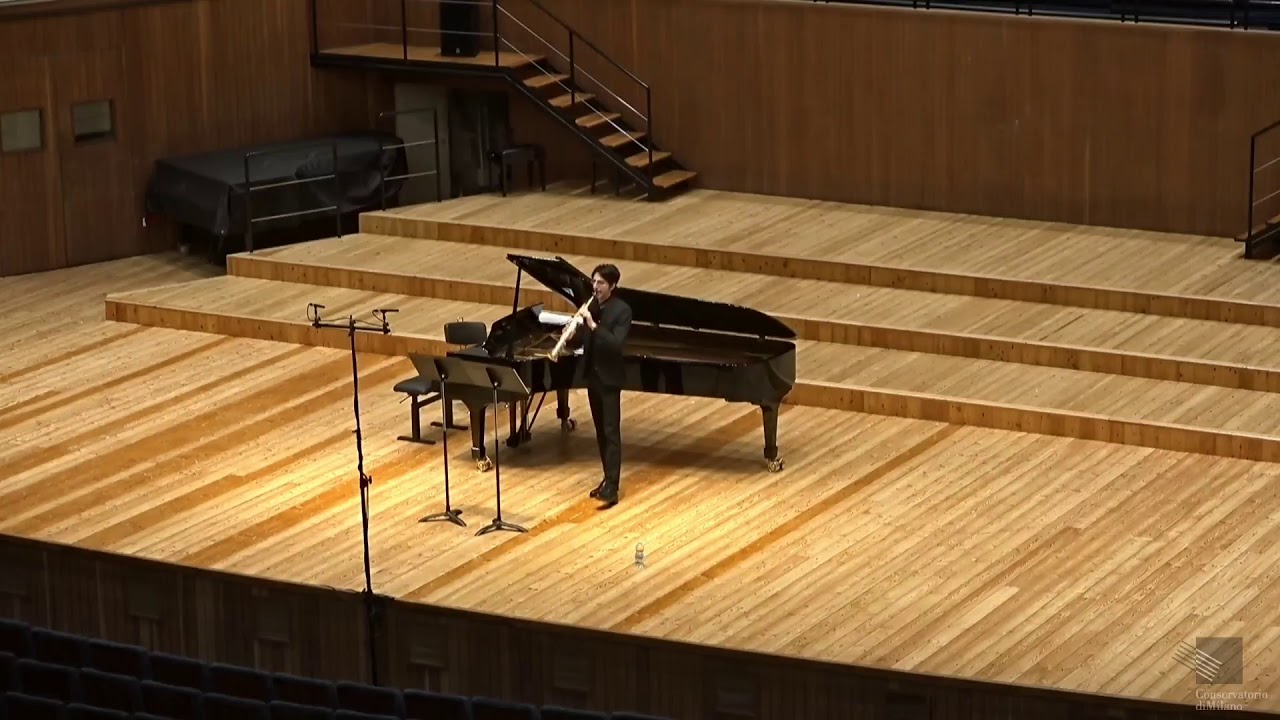 Tre pezzi-Giacinto Scelsi Sax soprano:Francesco Rainó Dambrosio