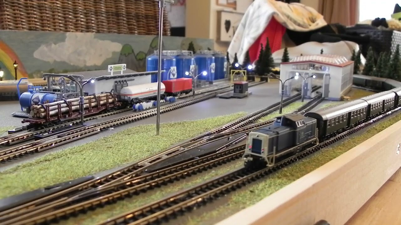 NEW Marklin Z BR 212 DB (Gaugemaster analog controller) Spur Z gauge