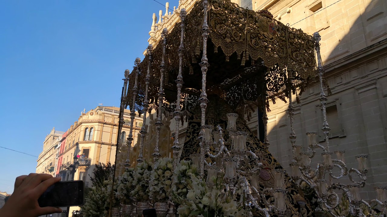 Extraordinaria Esperanza de Triana. Marcha Reina de Triana