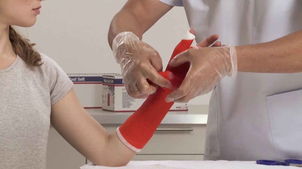 Anlegen eines Daumenverbands mit Delta-Cast® Soft