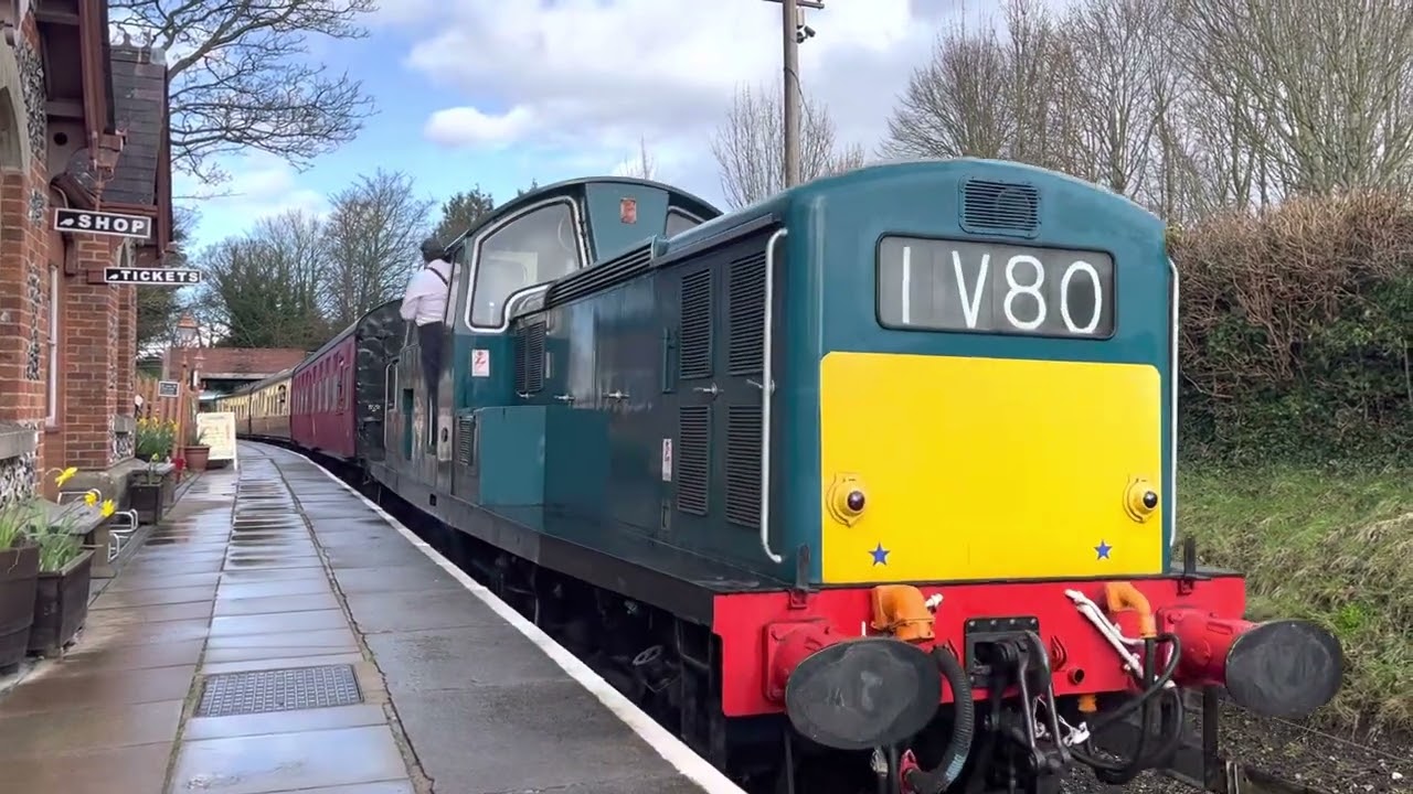 Class 17 Clayton D8560 Arriving at Chinnor Station with BR MK1s