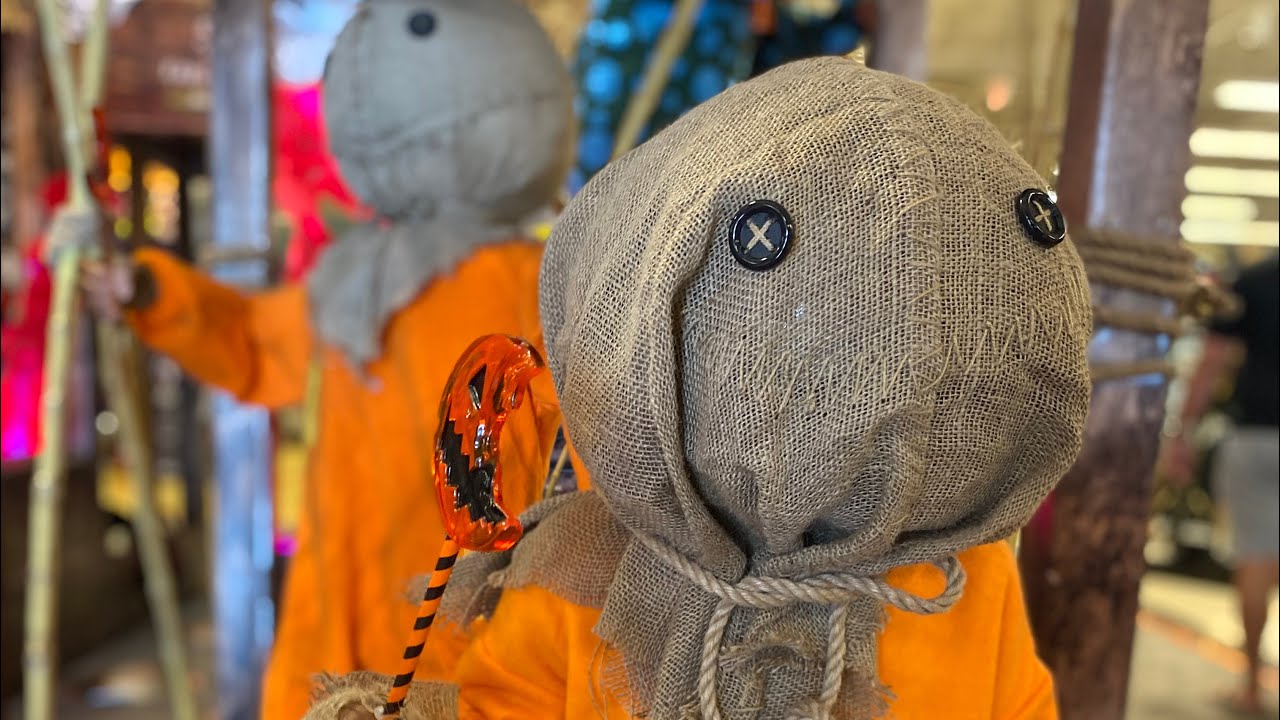 Two Sam Trick R Treat Animatronics At Spirit Halloween 2020 or... ?👻🎃🍭