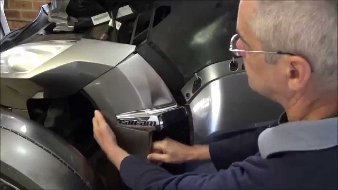 Can-am Spyder RT - How to Remove Panels