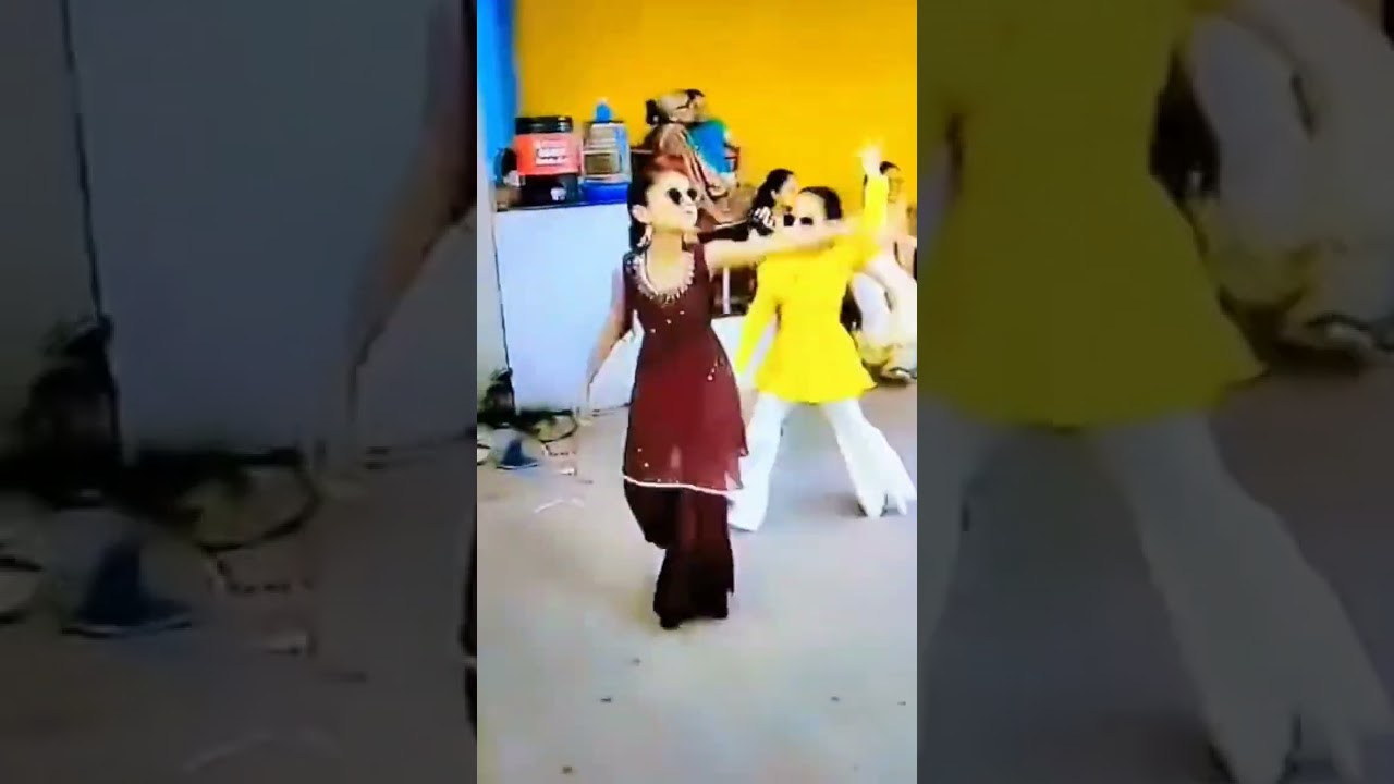 👉girls dance in best steps.. 