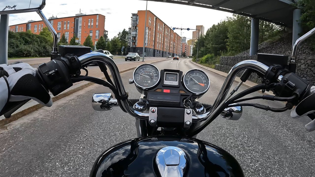 Honda VF750C Magna V45 ’86 | Bodycam test | Urban