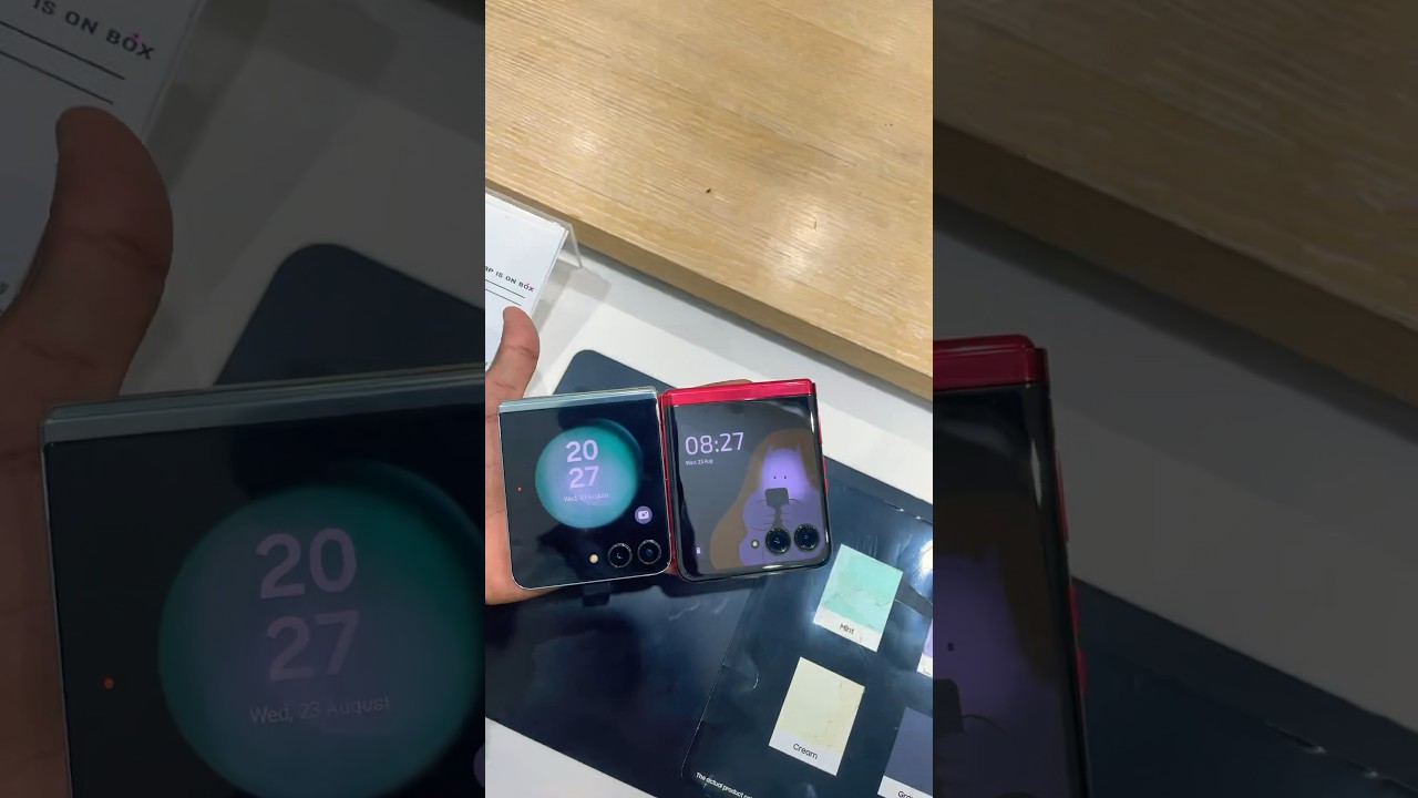 Samsung Z Flip 5 VS Moto Razr 40 Ultra phone review #samsung #motorazr #motorola