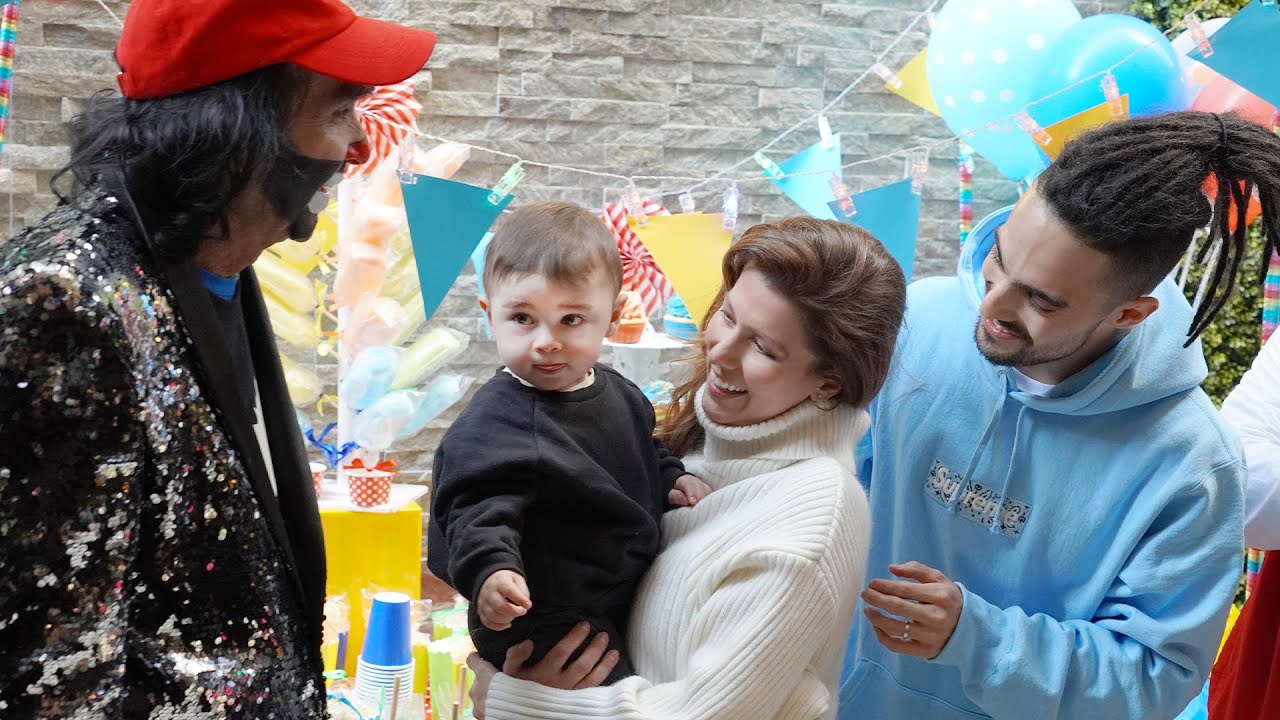 ¡CEPILLIN LE CANTÓ LAS MAÑANITAS A ROMEO! | FAMILIA BAKERSUAVE
