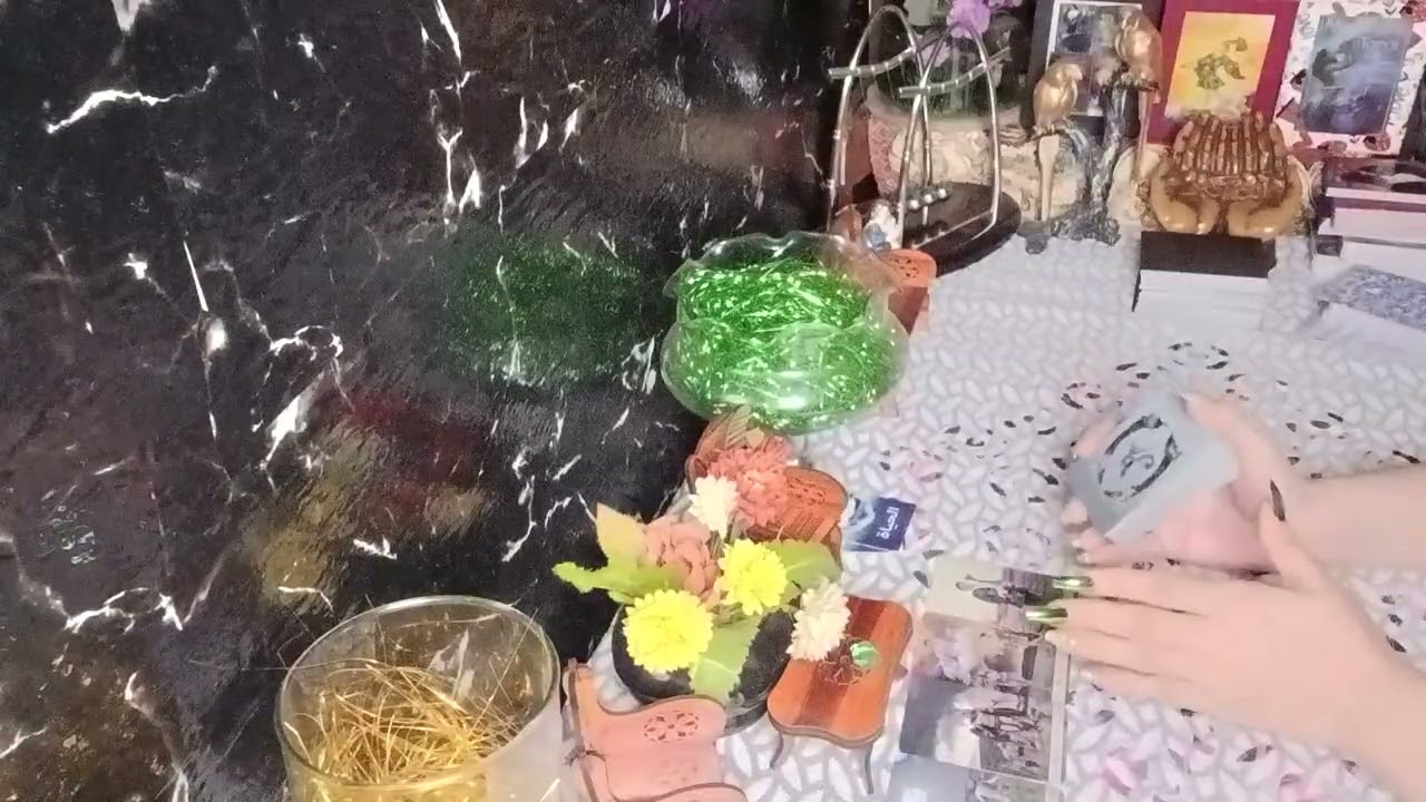 هل يشعر بما تشعر أنت به أحول شخص ف بالك تجاهك وحقيقة مايحمل لك