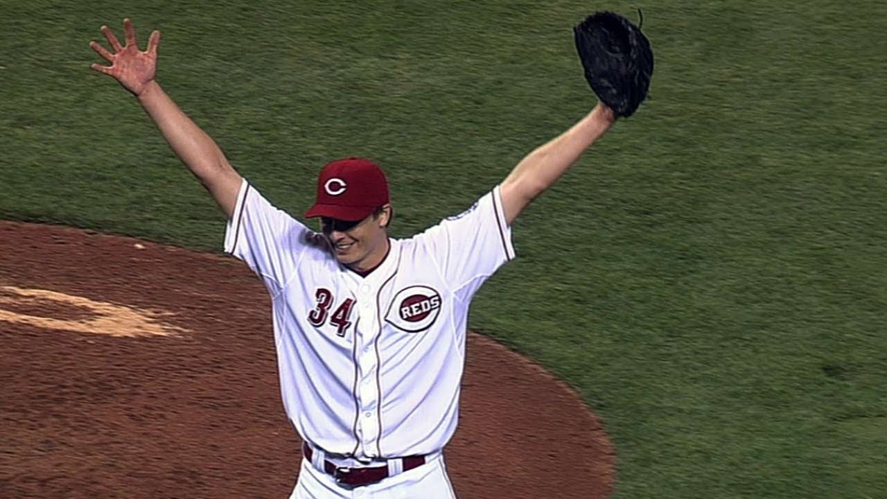 Homer Bailey no-hits Giants for his second career no-hitter