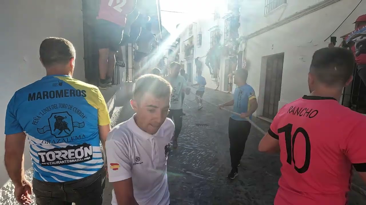 Lunes Toro de cuerda Grazalema cucharon 