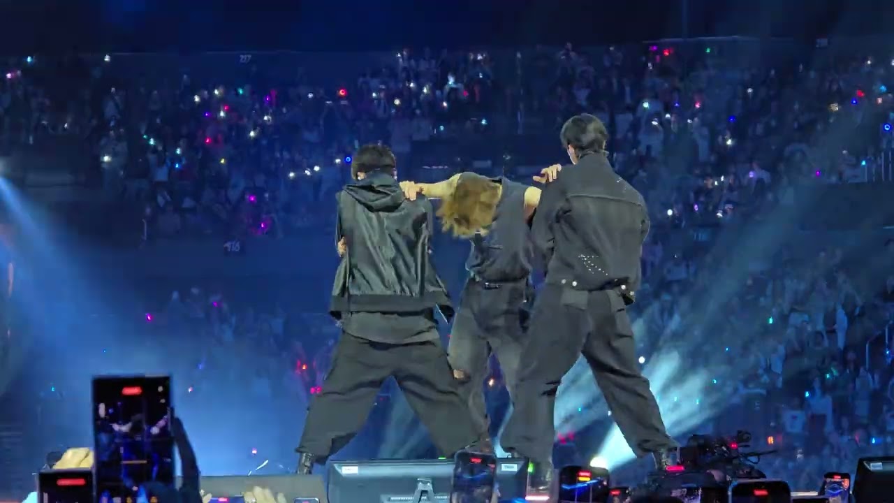 KCON LA D2 - 07.27.24 -TWS (Shinyu, Dohoon, Jihoon) cover performance of BTS Jungkook 