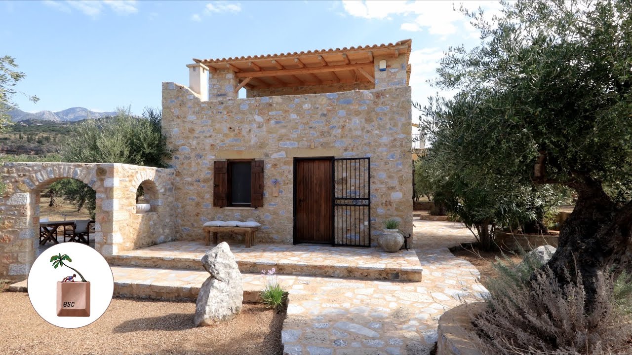 Immaculate stone cottage, close to Pantazi beach